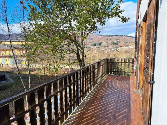 Image No.2-6 Bed House for sale