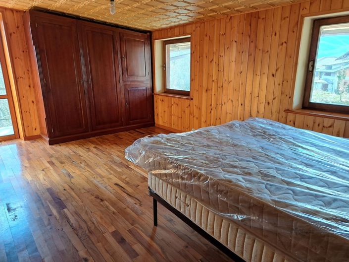 Image No.20-6 Bed House for sale