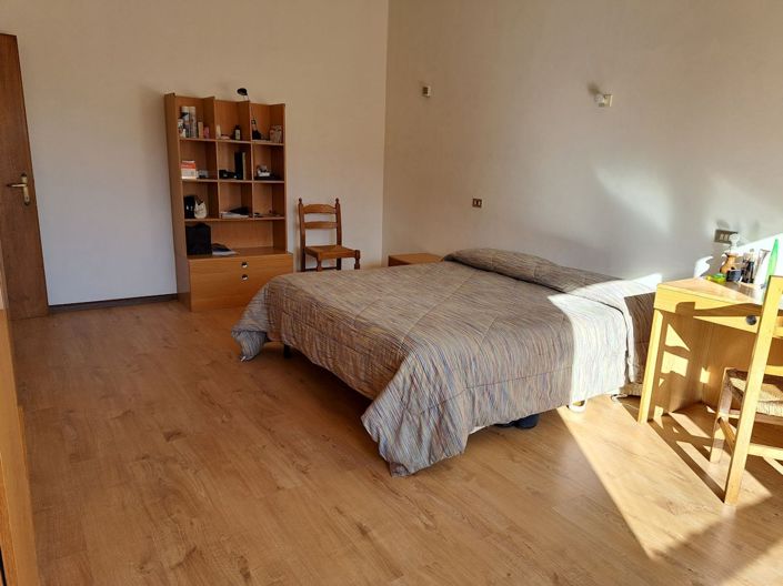 Image No.7-6 Bed House for sale