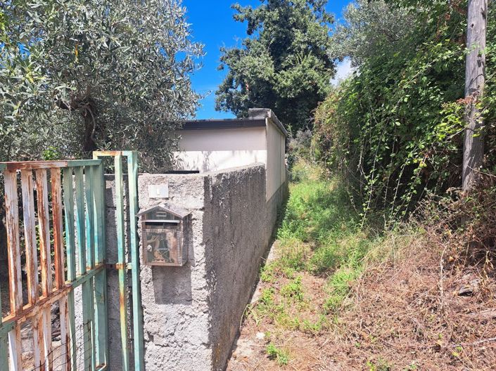 Image No.16-2 Bed Farmhouse for sale