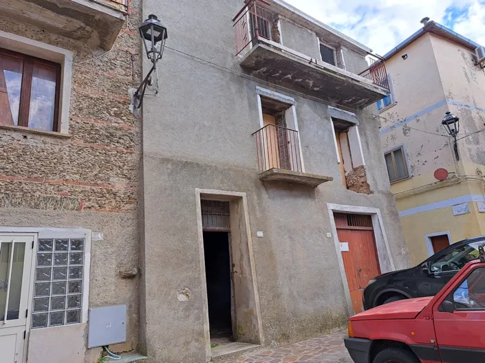 Image No.2-2 Bed Townhouse for sale