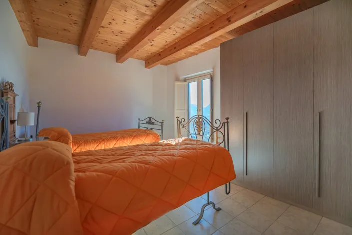 Image No.12-3 Bed Townhouse for sale