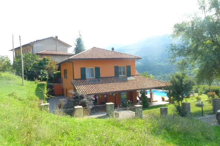 Image No.2-Villa de 3 chambres à vendre à Calabre