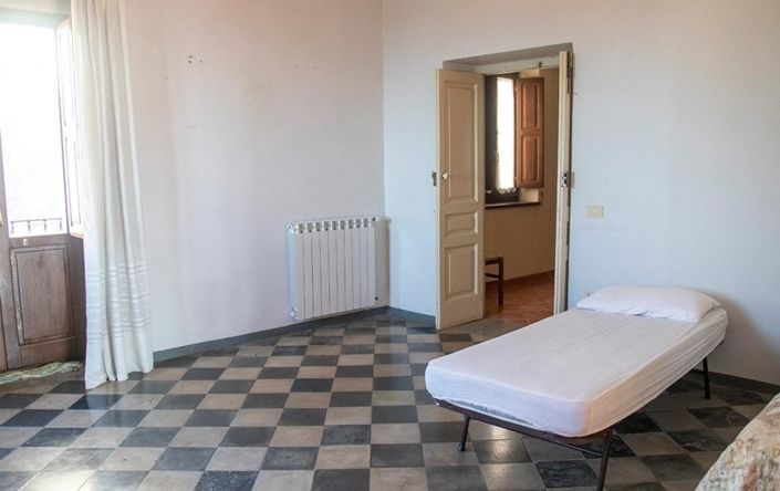 Image No.16-3 Bed Property for sale