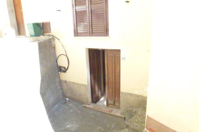 Image No.11-1 Bed Property for sale