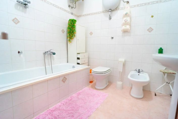 Image No.2-2 Bed Property for sale