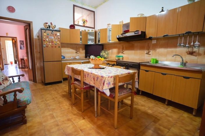 Image No.5-2 Bed Property for sale