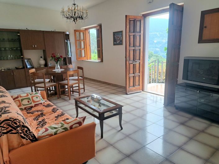 Image No.22-4 Bed House for sale