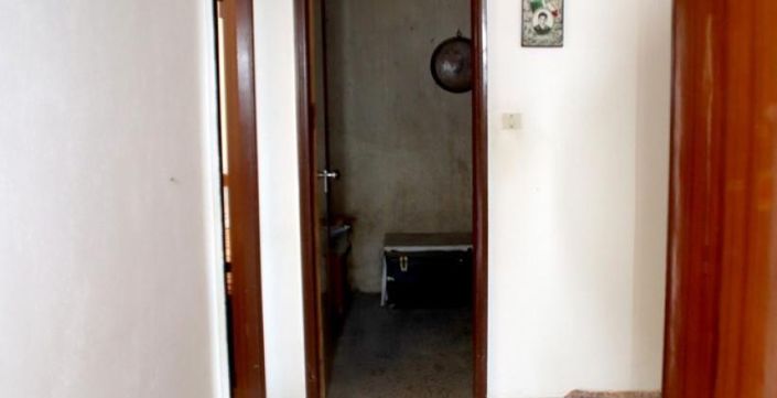 Image No.12-2 Bed House for sale