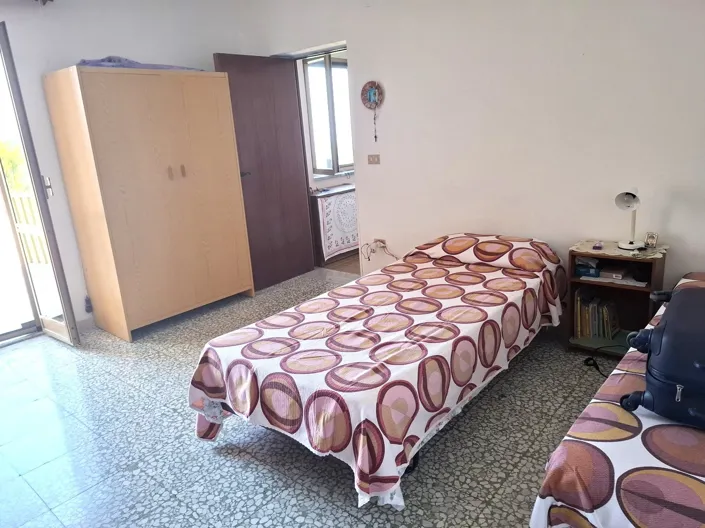 Image No.10-4 Bed House for sale