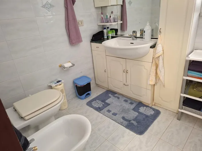 Image No.2-4 Bed House for sale