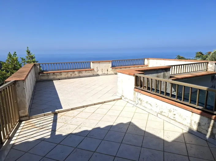 Image No.21-4 Bed House for sale