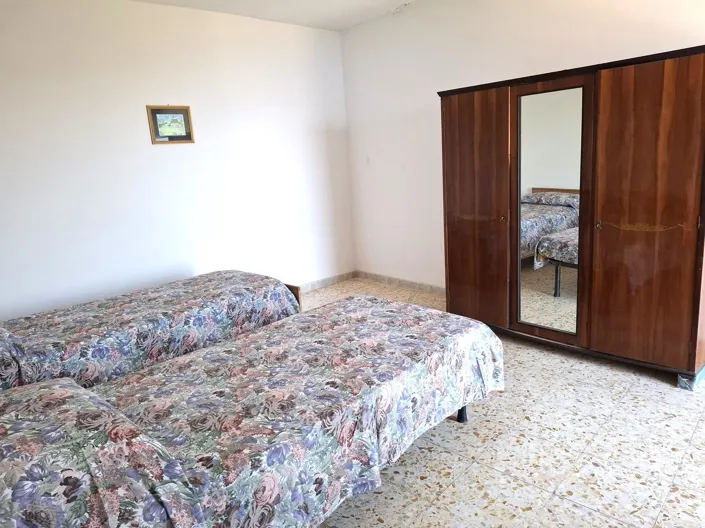 Image No.6-4 Bed House for sale