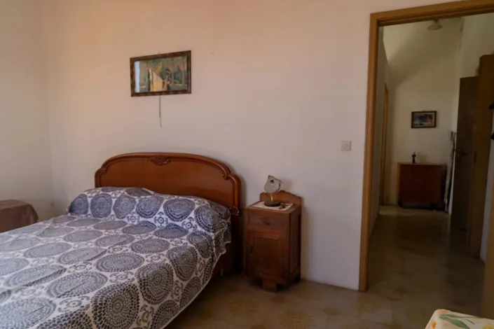 Image No.18-2 Bed Townhouse for sale