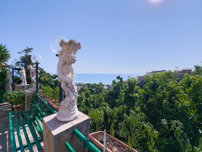 Image No.16-3 Bed Townhouse for sale