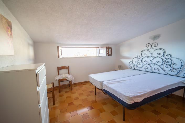 Image No.3-6 Bed Townhouse for sale