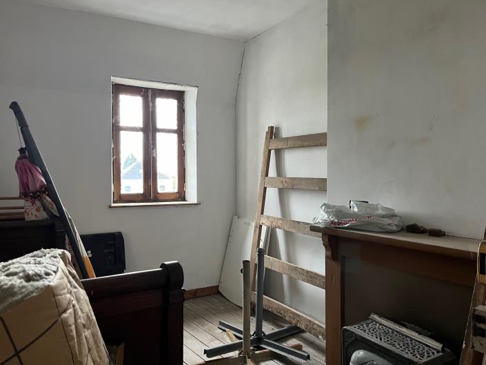 Image No.15-5 Bed Commercial for sale