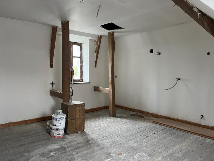 Image No.17-5 Bed Commercial for sale