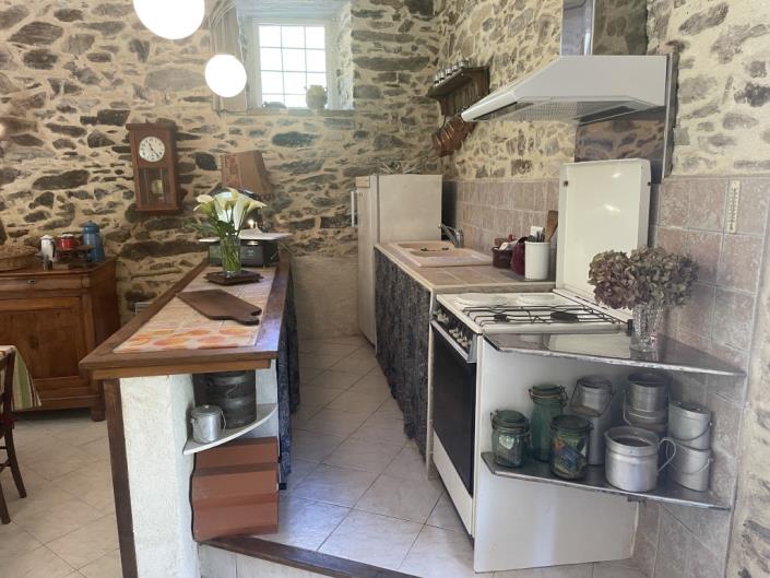 Image No.8-3 Bed Country House for sale