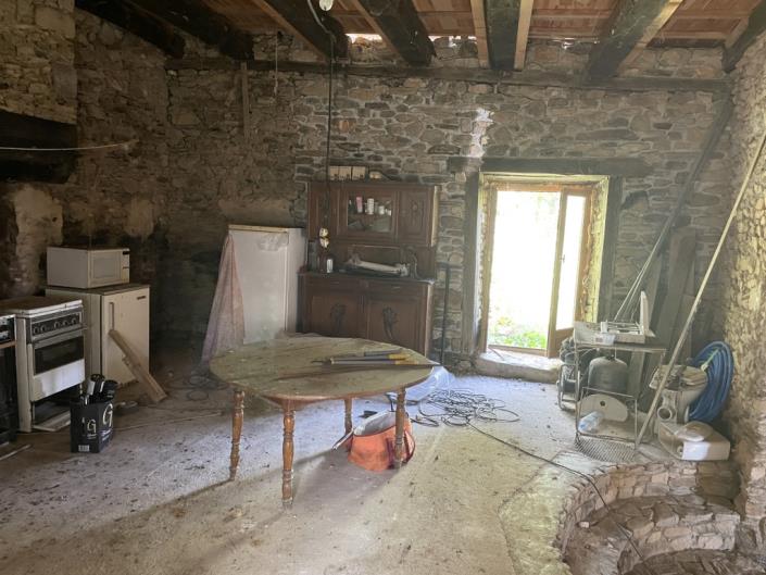 Image No.6-3 Bed Barn for sale