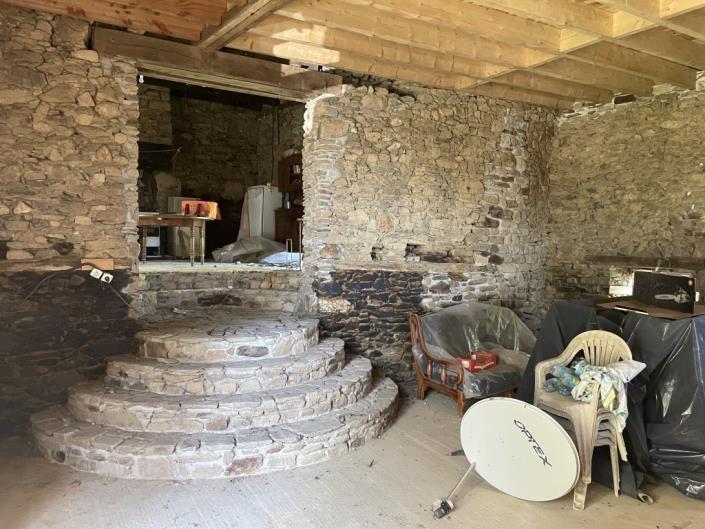 Image No.3-3 Bed Barn for sale