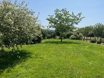 6400_payzac_maison_6_pieces_grange_terrain_puits-vue_hameau--2-