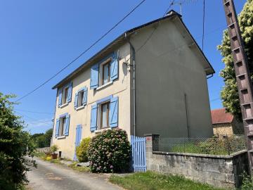 6400_payzac_maison_6_pieces_grange_terrain_puits-vue_hameau--6-