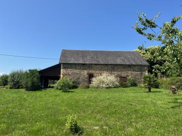 6400_payzac_maison_6_pieces_grange_terrain_puits-vue_hameau--10-