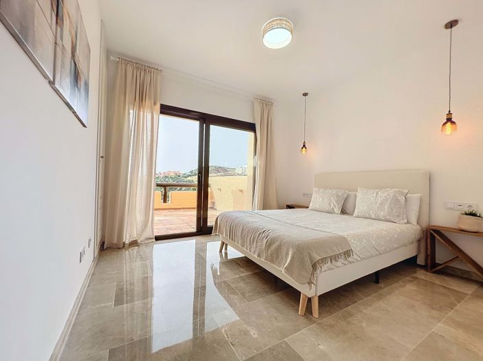 Image No.14-3 Bed Apartment for sale