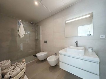 1447-518898-78d1f4f8b6655591b02d22fabb36a692d