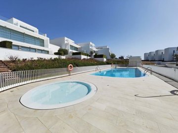 1447-518898-78d1f4f8b6655591b02d22fabb36a692d