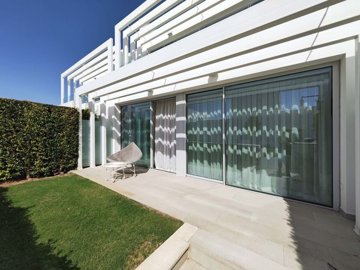 1447-518898-78d1f4f8b6655591b02d22fabb36a692d