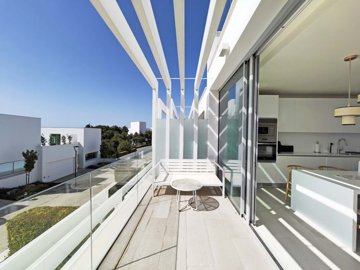 1447-518898-78d1f4f8b6655591b02d22fabb36a692d