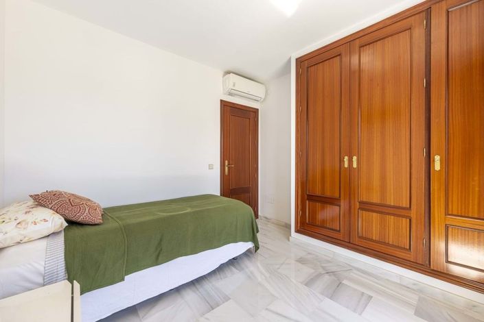 Image No.17-5 Bed Villa for sale