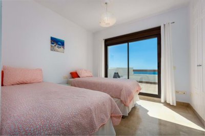 1447-521477-78d1f4f8b6655591b02d22fabb36a692d