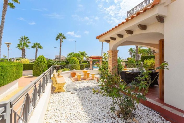 Image No.2-3 Bed Townhouse for sale