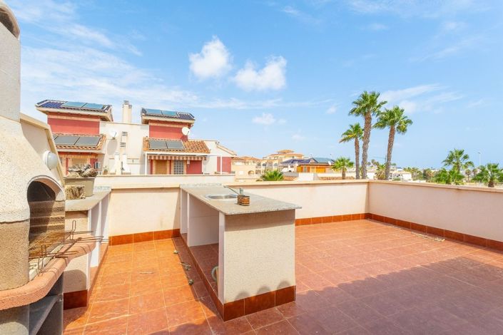 Image No.22-3 Bed Townhouse for sale