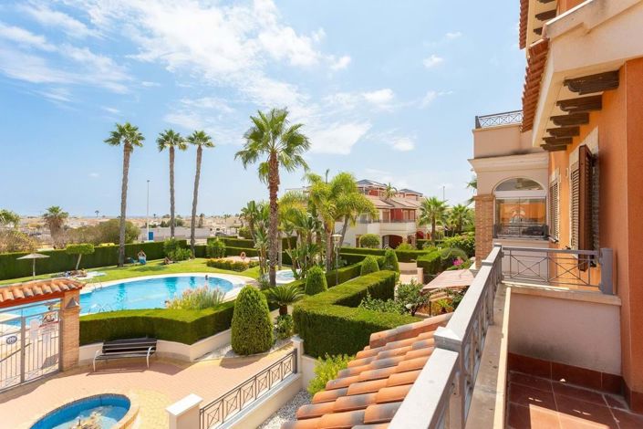 Image No.23-3 Bed Townhouse for sale