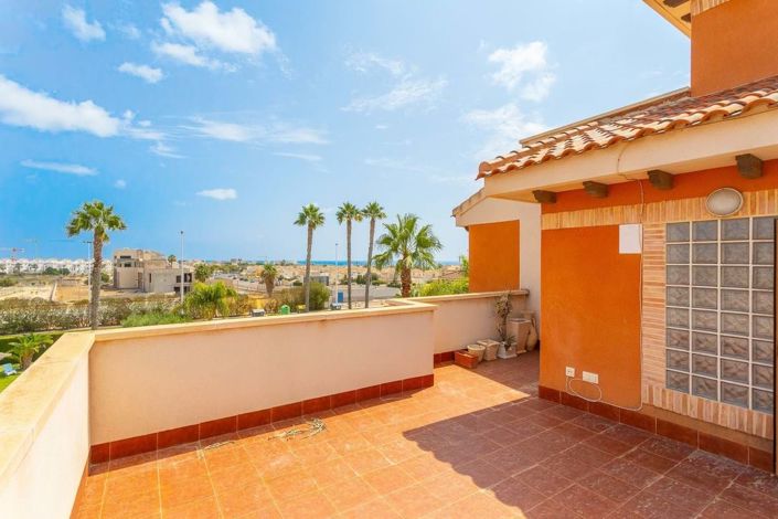 Image No.24-3 Bed Townhouse for sale