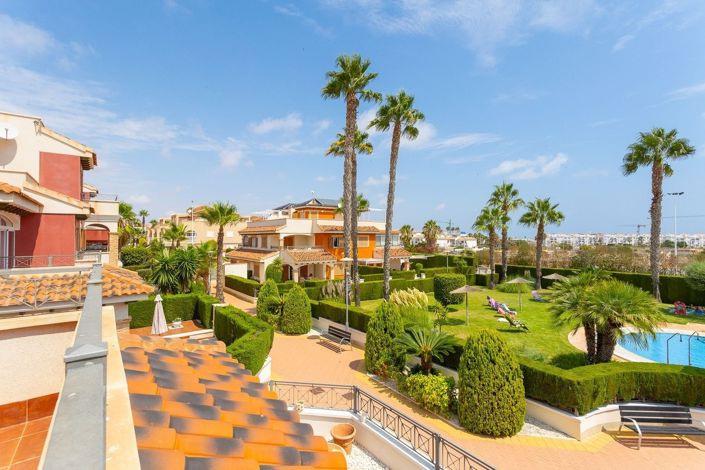 Image No.27-3 Bed Townhouse for sale