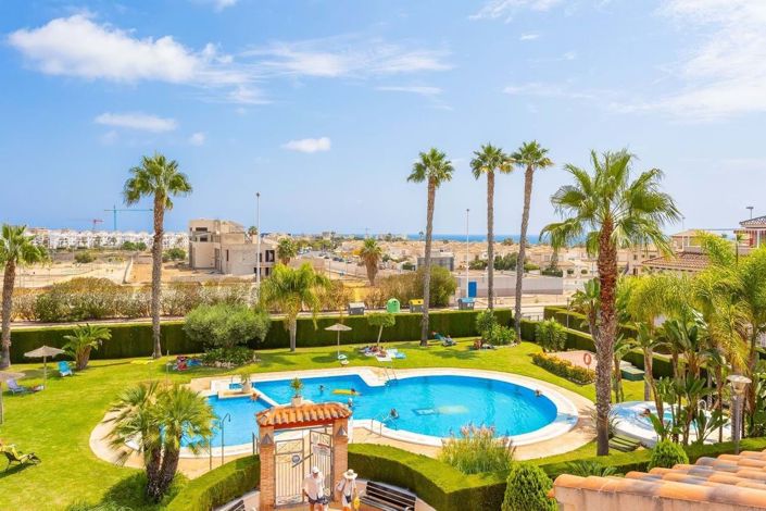 Image No.30-3 Bed Townhouse for sale