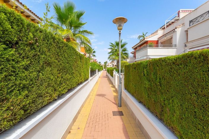 Image No.31-3 Bed Townhouse for sale