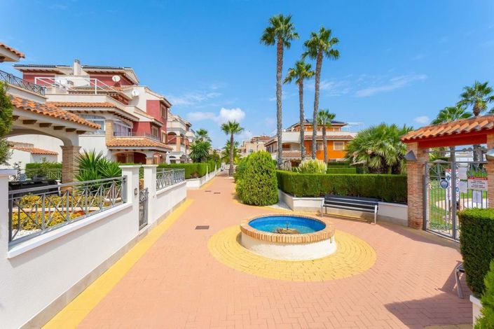 Image No.33-3 Bed Townhouse for sale