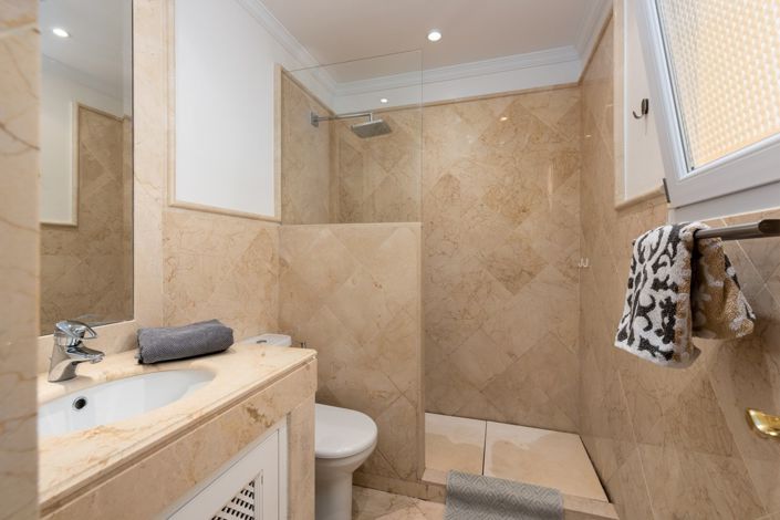 Image No.26-2 Bed Apartment for sale