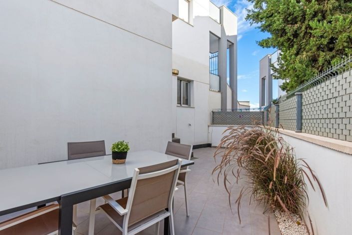 Image No.20-2 Bed Apartment for sale