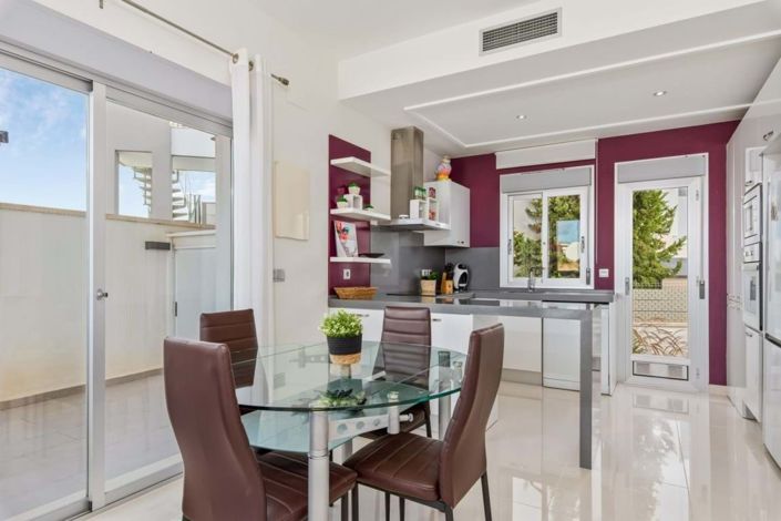 Image No.5-2 Bed Apartment for sale