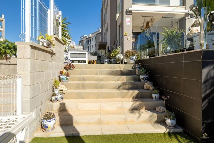 Image No.20-2 Bed Apartment for sale