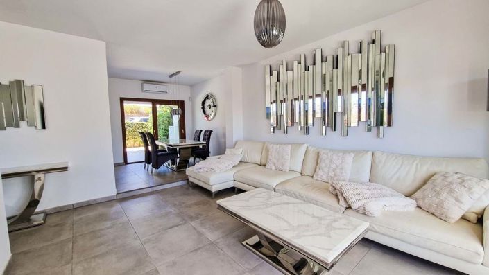 Image No.7-3 Bed Townhouse for sale