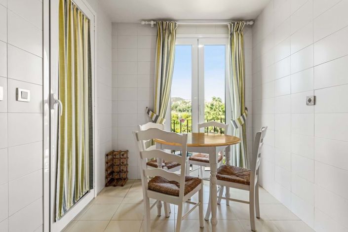 Image No.14-3 Bed Apartment for sale