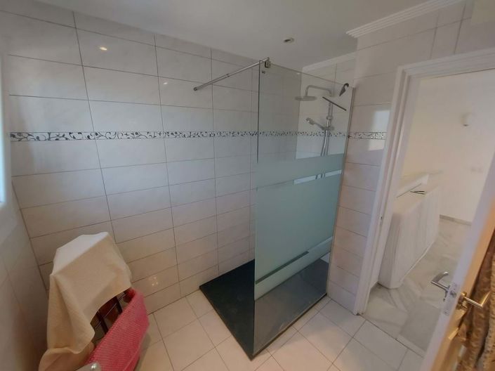 Image No.20-3 Bed Townhouse for sale